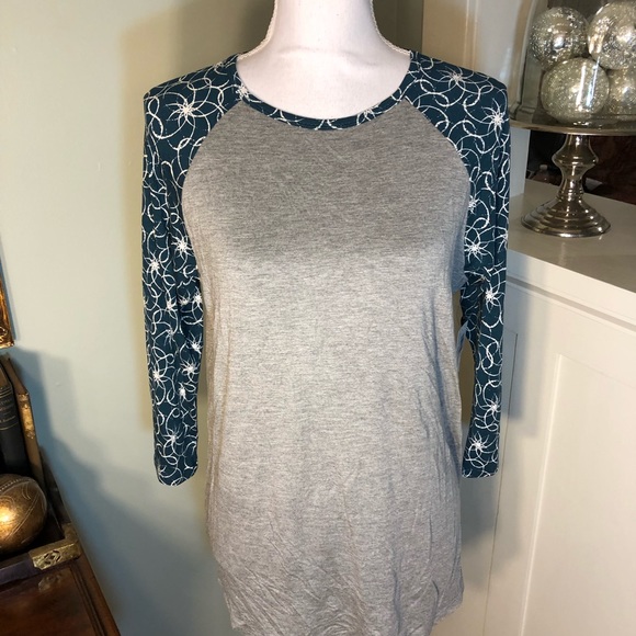 LuLaRoe Tops - LuLaRoe Gray and Green Pattern Randy Shirt Top New